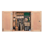Composition de 37 outils de menuisier Ulmia en armoire murale en bois.