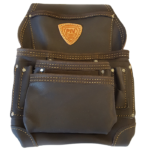 Sacoche de charpentier Mac Guire cuir huilé 10 poches marron foncé.