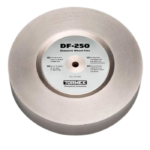 Meule diamant Tormek diamètre 250mm grain fin
Livrée avec un flacon de produit anticorrosion.
Pour TORMEK T8