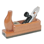 Rabot à retoucher Ulmia avec réglage de précision et semelle en bois de gaïac. 
Corps du rabot en poirier - longueur 220mm - double fer largeur 48mm.