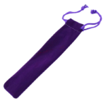 Pochette velours violette de luxe fermée par lien coulissant.